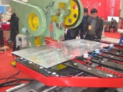 數(shù)控沖孔設(shè)備